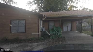 Main picture of 1137 Railroad St
