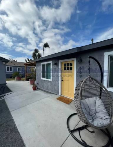 Main picture of 669 W Manor Dr