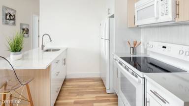 Main picture of 818 Lexington Ave