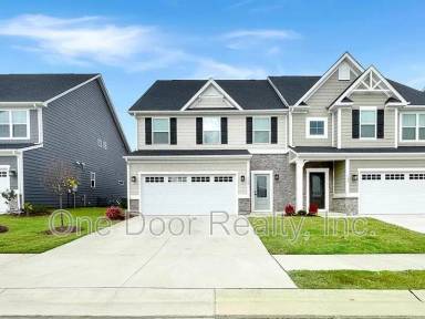 Main picture of 105 Ironsmith Way