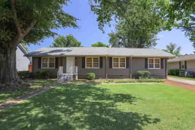 Main picture of 1703 Sandlin Ave SE