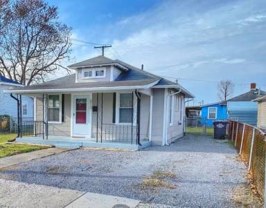 Main picture of 910 Lamont St