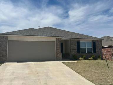 Main picture of 9709 Laredo Ln