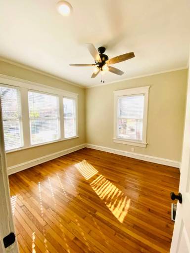 Main picture of 688 Linwood Ave NE