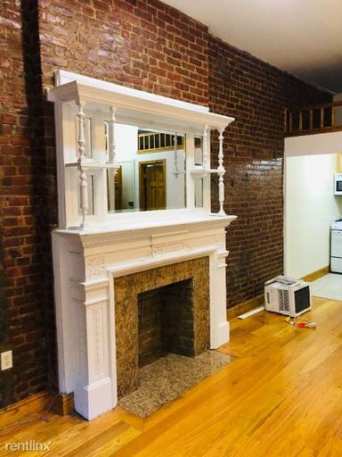 Main picture of 63 W 68th St