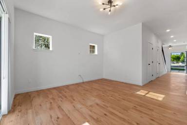 Main picture of 826 Dennis St SW