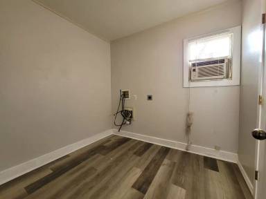 Main picture of 1304 Avenue E