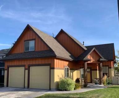 Main picture of 167 E White Spur St