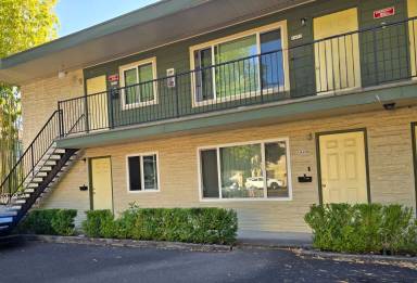 Main picture of 1422 SE Main St