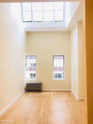 Main picture of 48 W 56th St