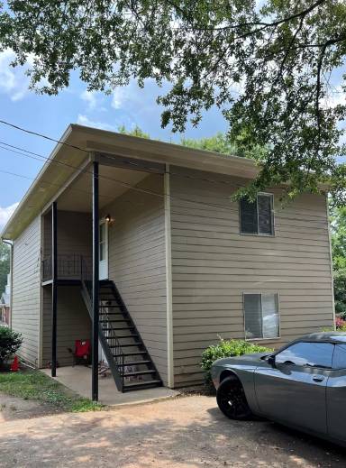 Main picture of 2747 Cherokee Rd