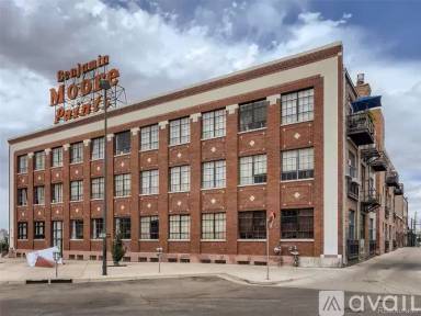 Main picture of 2500 Walnut St