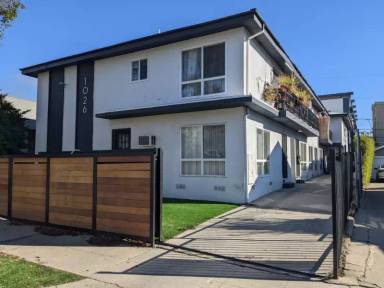 Main picture of 1026 N Hudson Ave