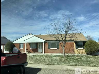 Main picture of 3208 W Kansas Ave