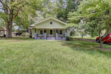 Main picture of 105 S Rudisill Ave