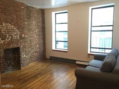 Main picture of 449 W 37th St