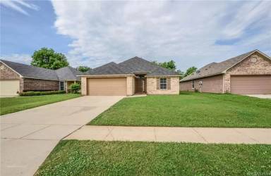 Main picture of 559 Whitefield Ln