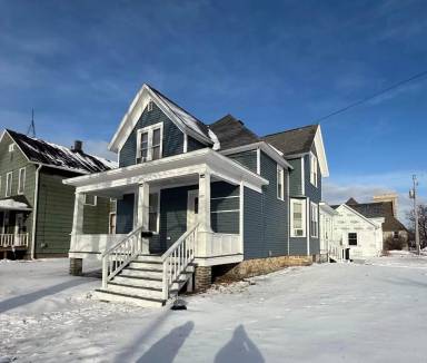 Main picture of 600 9th Ave