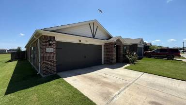 Main picture of 2012 Canterbury Dr