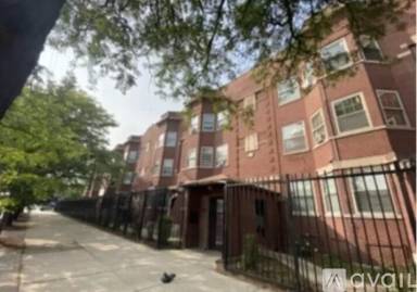 Main picture of 5356 W Madison St
