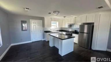 Main picture of 601 W Costa Rica Ave