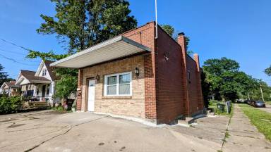 Main picture of 6600 Simpson Ave