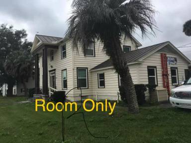 Main picture of 300 S Spring Garden Ave