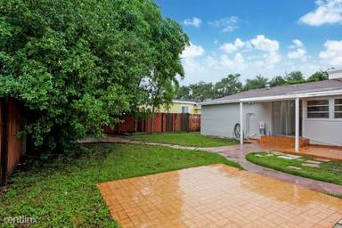 Main picture of 4521 SW 5th Ter