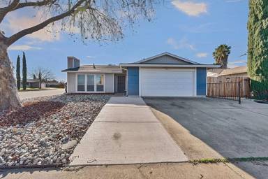 Main picture of 7936 Sunrise Greens Dr