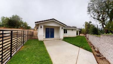 Main picture of 5426 Vinmar Ave