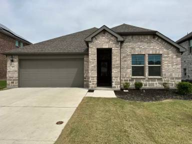 Main picture of 468 Fox Ridge Dr