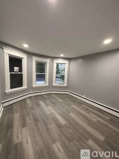 Main picture of 284 N 7th St