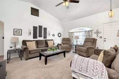 Main picture of 207 Quail Dr