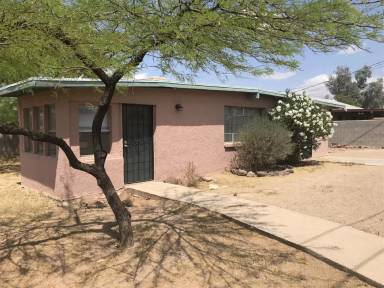 Main picture of 2941 N Edith Blvd