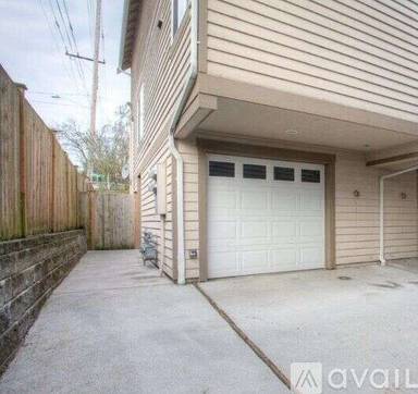 Main picture of 10500 Whitman Ave N