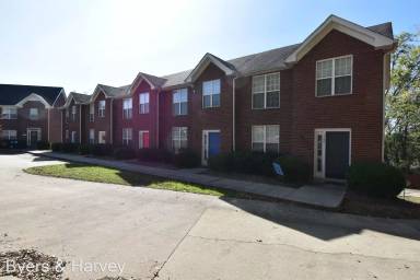 Main picture of 524 S 1st St