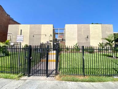 Main picture of 3140 - 241 S. Alexandria Ave.