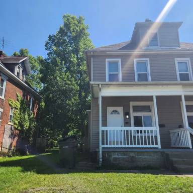 Main picture of 1455 E Mound St