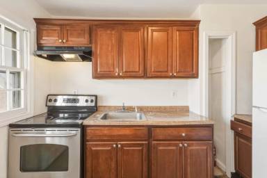 Main picture of 957 William St