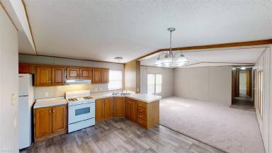 Main picture of Airport Village Mobile Home Park