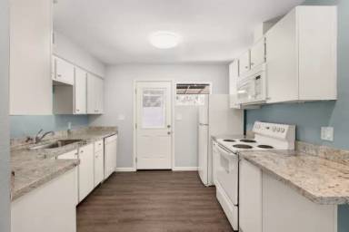 Main picture of 1239 W 4th St