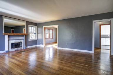 Main picture of 2147 Memorial Ct