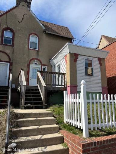 Main picture of 244 Long Ln