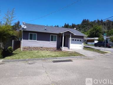 Main picture of 91 Empire Ave