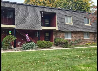Main picture of 830 Forest Ct