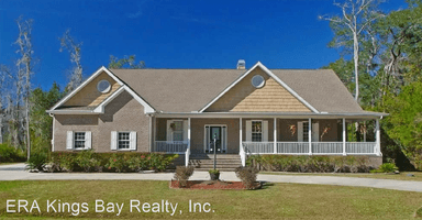 Main picture of 828 Riverview Dr E