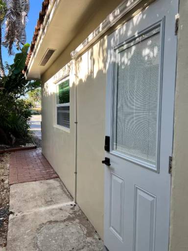 Main picture of 3675 SW 3rd Ave