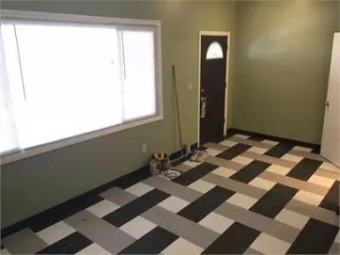 Main picture of 1127 Main St