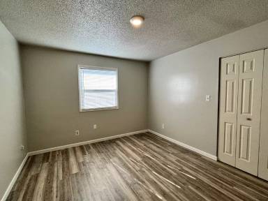 Main picture of 205 W Allen St