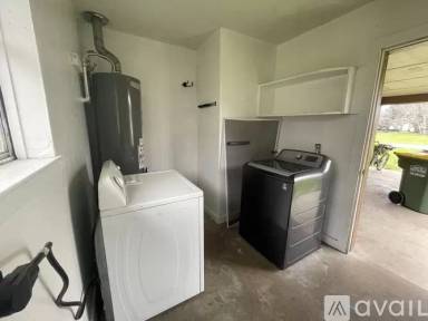 Main picture of 2515 Johnston St